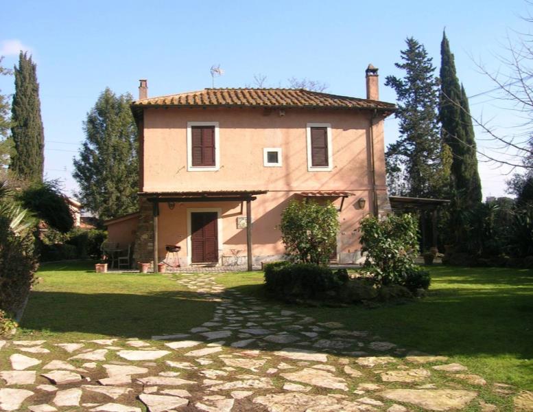 casa indipendente in vendita a Roma