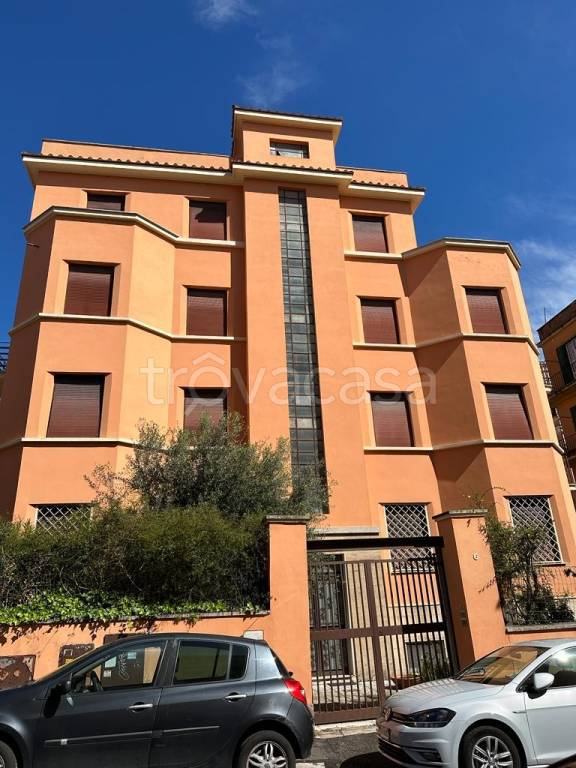 appartamento in vendita a Roma in zona Gianicolense