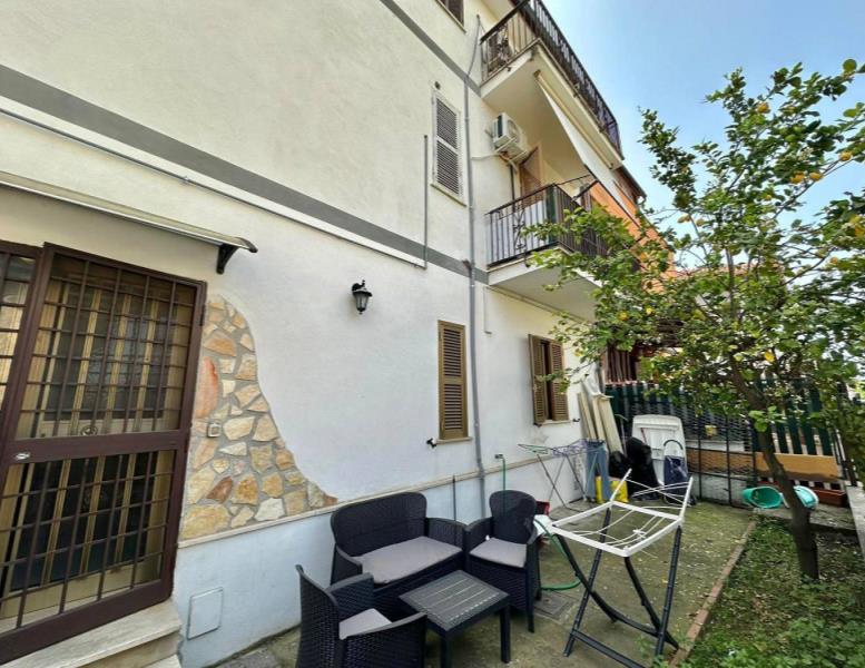 appartamento in vendita a Roma in zona Finocchio