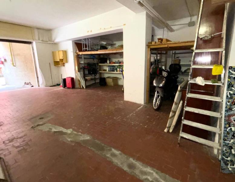 locale di sgombero in vendita a Roma in zona Ardeatino