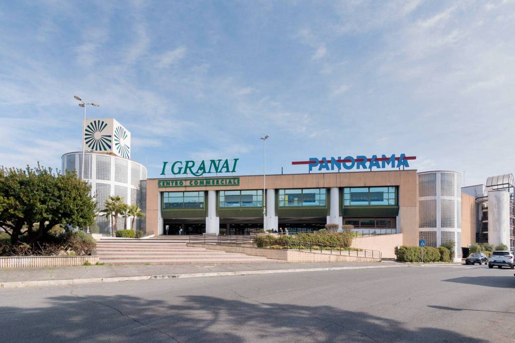negozio in vendita a Roma in zona Ardeatino