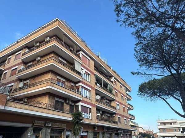 appartamento in vendita a Roma in zona Ostia