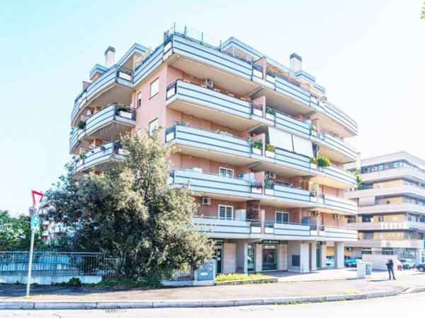 appartamento in vendita a Roma in zona Torre Angela