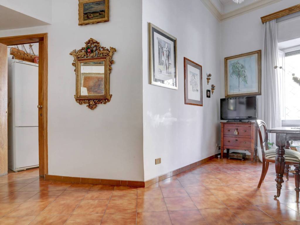 appartamento in vendita a Roma in zona Tuscolano
