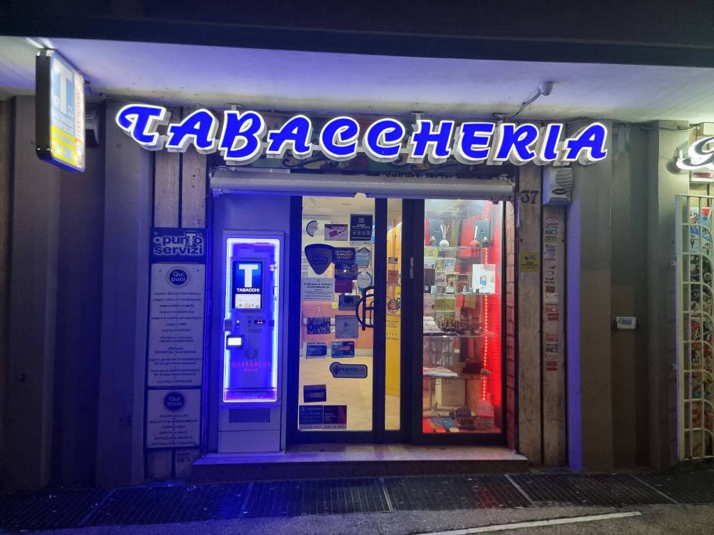 negozio in vendita a Roma in zona Appio Latino