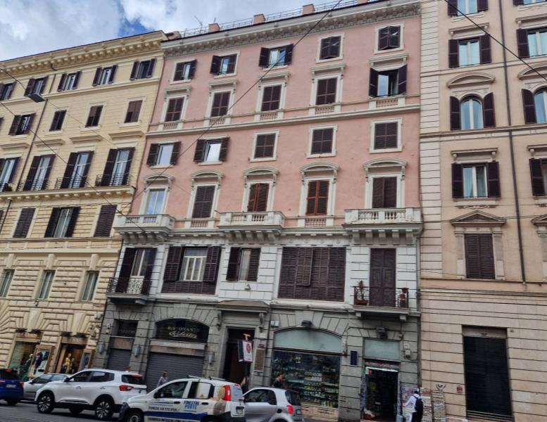 negozio in vendita a Roma in zona Castro Pretorio
