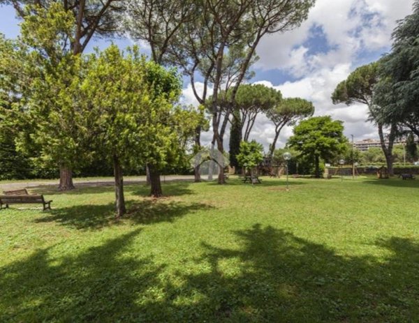 appartamento in vendita a Roma in zona Ardeatino