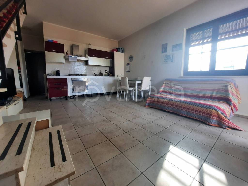 appartamento in vendita a Roma in zona Acilia