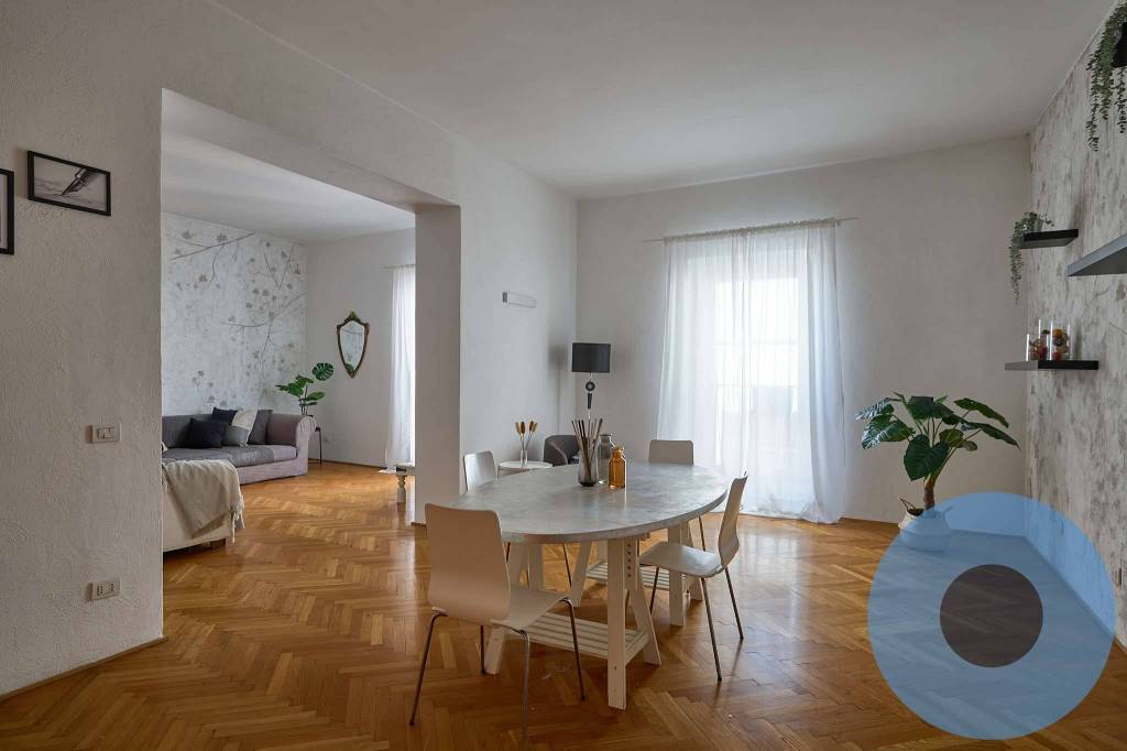 appartamento in vendita a Roma in zona Trevi-Colonna