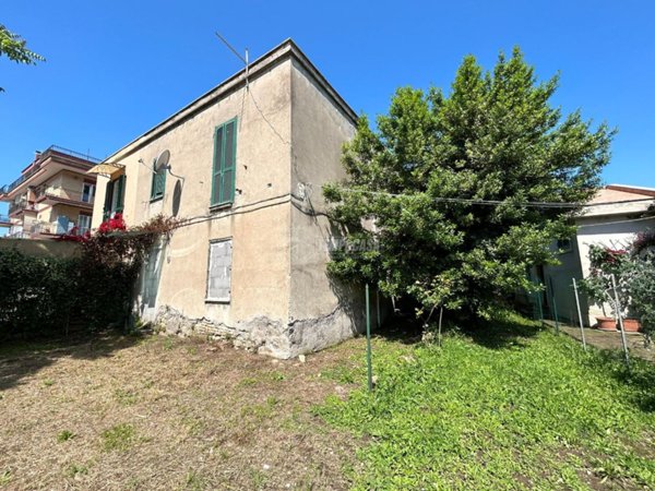 appartamento in vendita a Roma in zona Tomba di Nerone