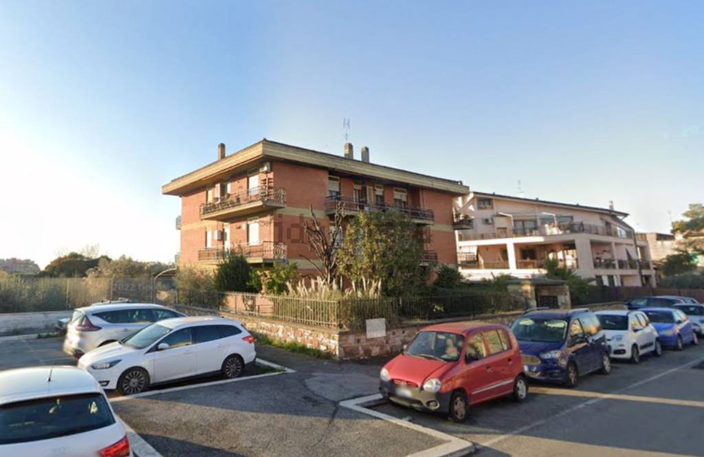 appartamento in vendita a Roma in zona Mostacciano