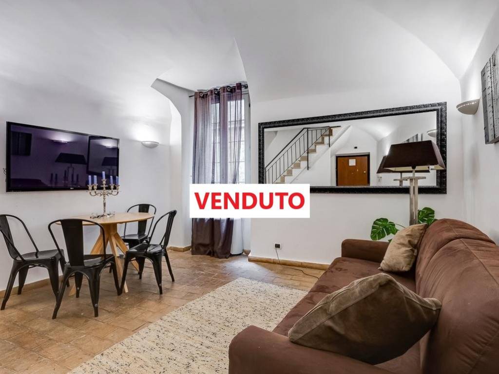appartamento in vendita a Roma in zona Rione Monti/Campitelli