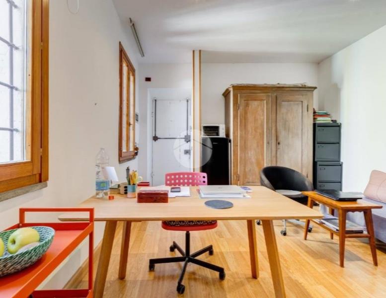 appartamento in vendita a Roma in zona Rione Monti/Campitelli