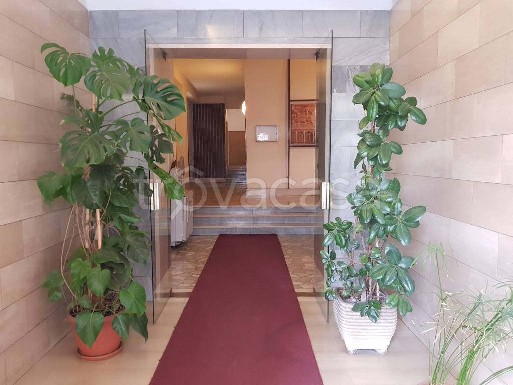 appartamento in vendita a Roma in zona Ardeatino