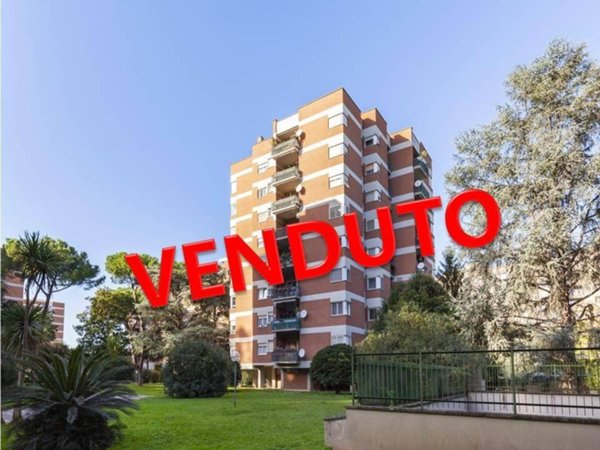 appartamento in vendita a Roma in zona Ardeatino