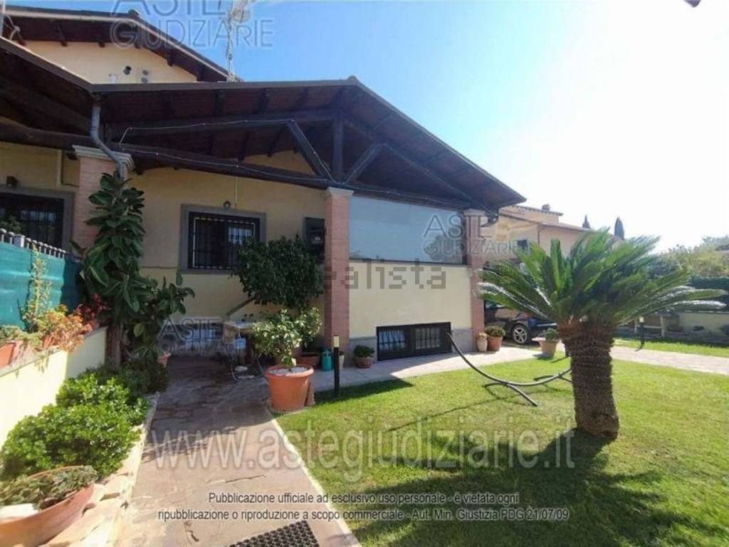 casa indipendente in vendita a Roma in zona Infernetto