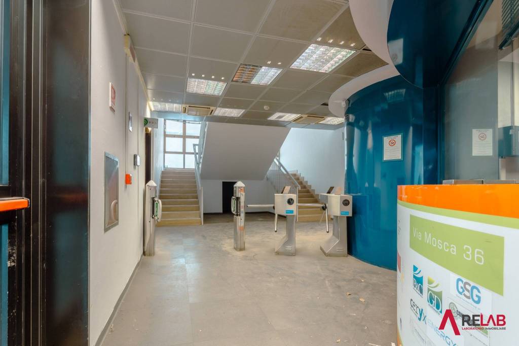 ufficio in vendita a Roma in zona Ardeatino