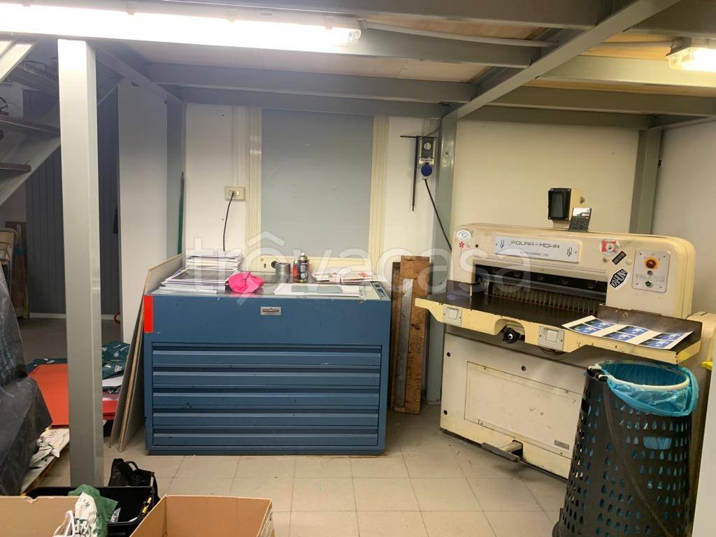 negozio in vendita a Roma in zona Casalotti