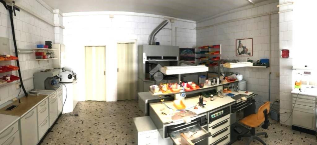 negozio in vendita a Roma in zona Alessandrino