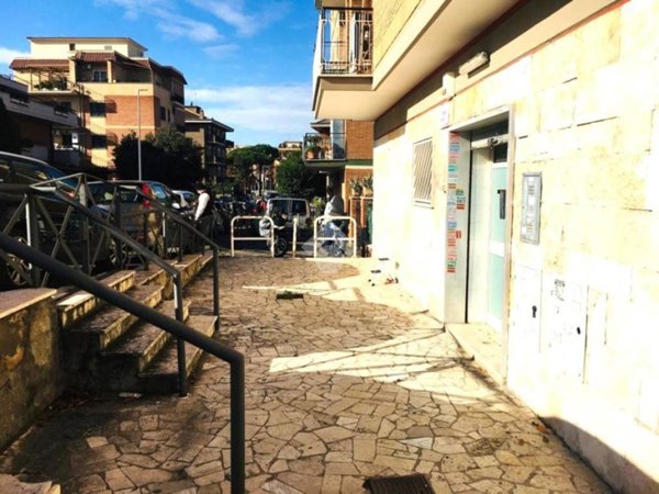 negozio in vendita a Roma in zona Alessandrino