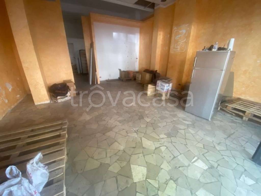 negozio in vendita a Roma in zona Ostia