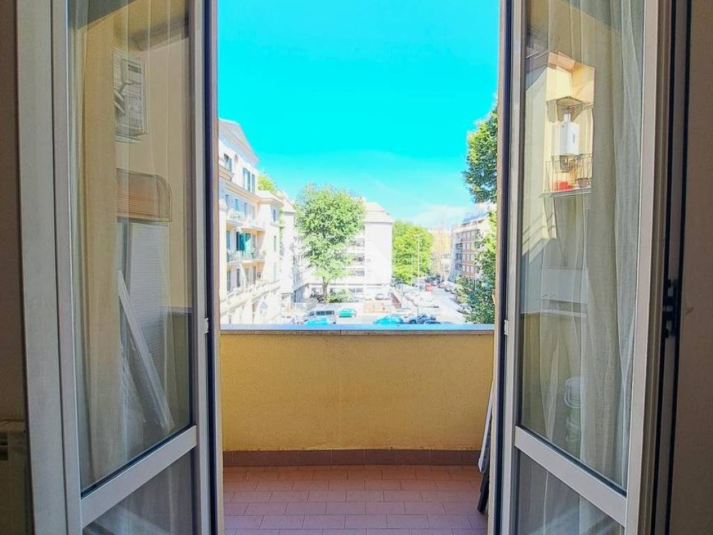 appartamento in vendita a Roma in zona Ostia