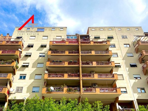 appartamento in vendita a Roma in zona Ostiense