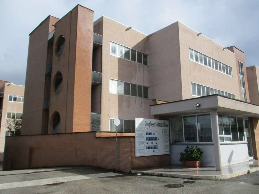 ufficio in vendita a Roma in zona Ponte Mammolo