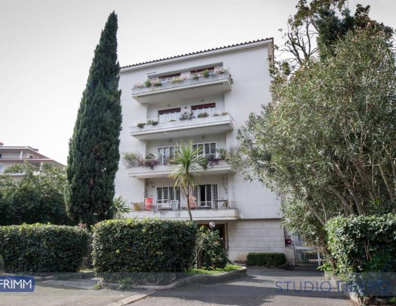 appartamento in vendita a Roma in zona Ostiense