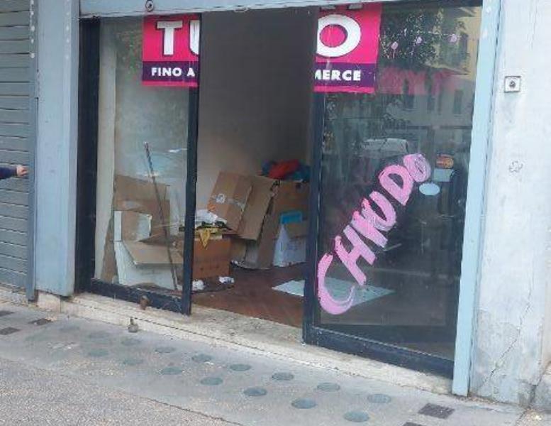 negozio in vendita a Roma in zona Appio Latino