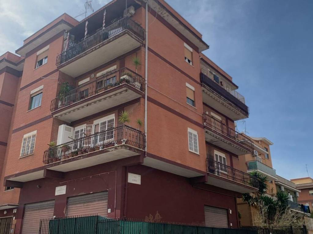 appartamento in vendita a Roma in zona Borghesiana
