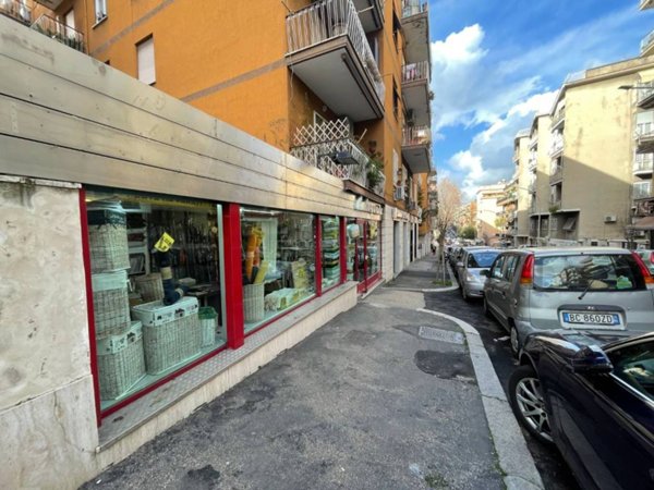 negozio in vendita a Roma in zona Gianicolense