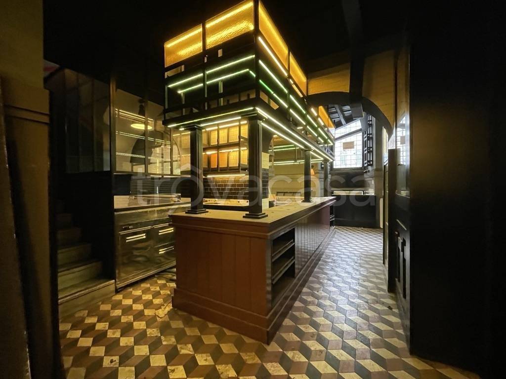 negozio in vendita a Roma in zona Parione/Sant'Eustachio