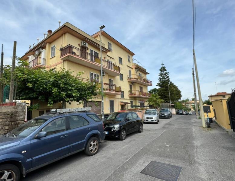 negozio in vendita a Roma in zona Acilia