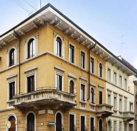 intera palazzina in vendita a Roma in zona Rione di Ponte