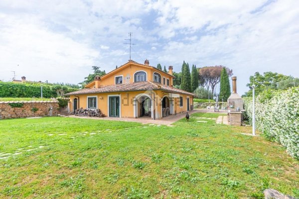 casa indipendente in vendita a Roma in zona Cinquina