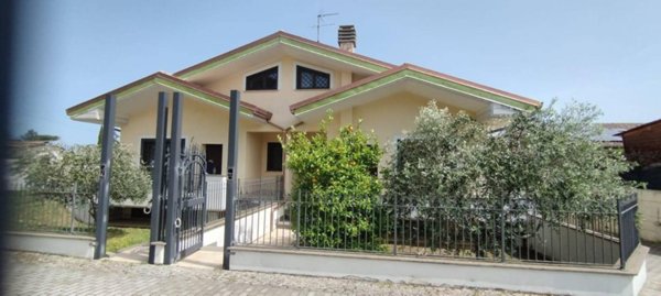 casa indipendente in vendita a Roma in zona Tor Vergata/Torrenova