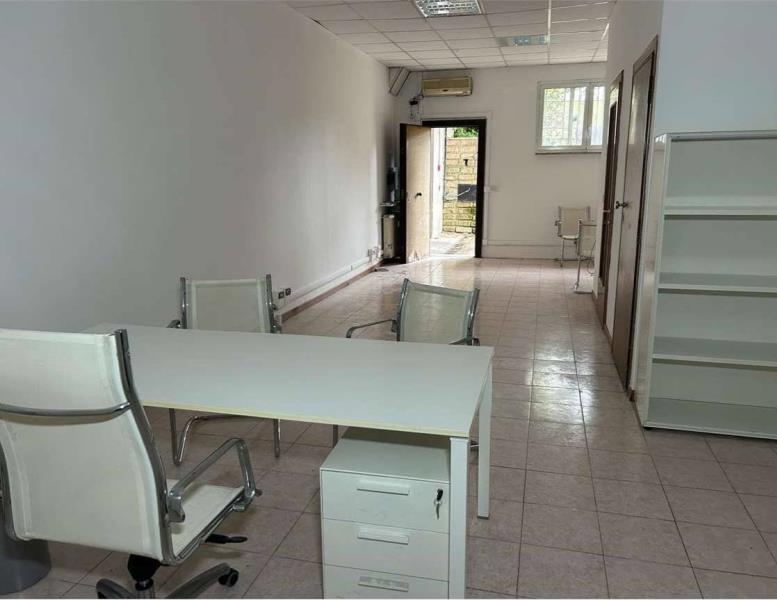 ufficio in vendita a Roma in zona Giuliano Dalmata