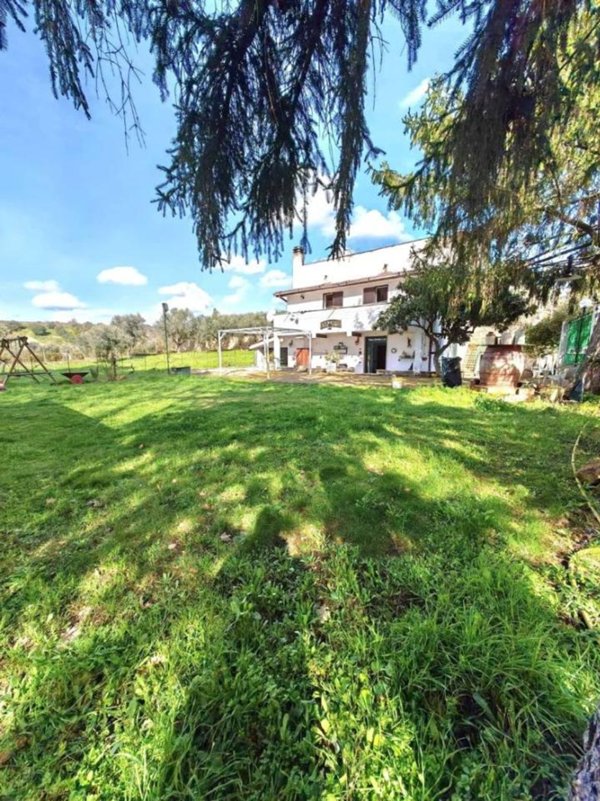 casa indipendente in vendita a Roma in zona Spregamore