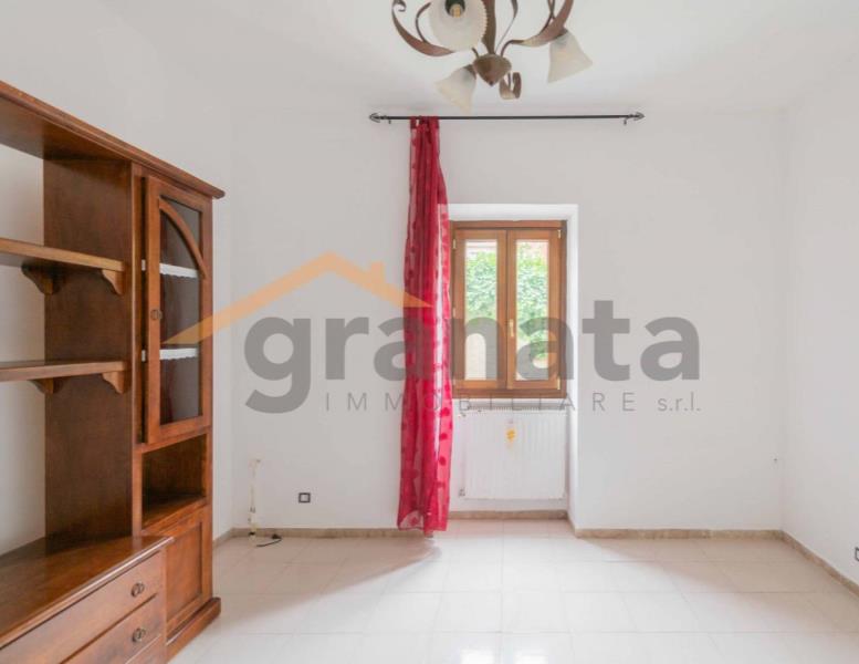 appartamento in vendita a Roma in zona Tomba di Nerone