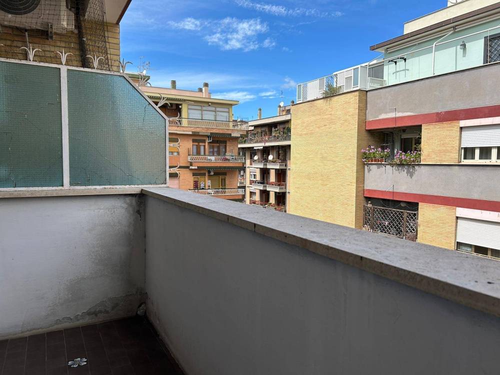 appartamento in vendita a Roma in zona Ostia