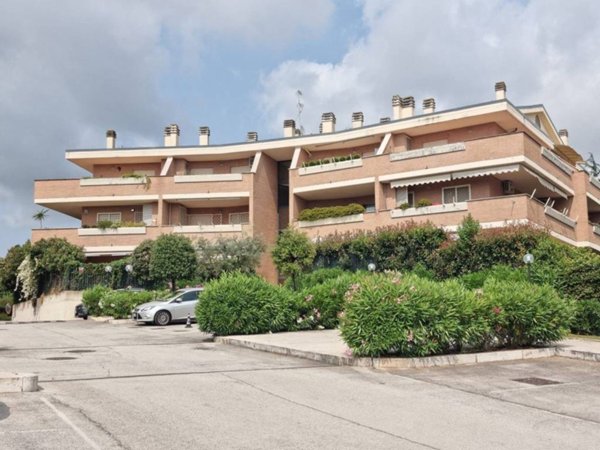 appartamento in vendita a Roma in zona Giuliano Dalmata