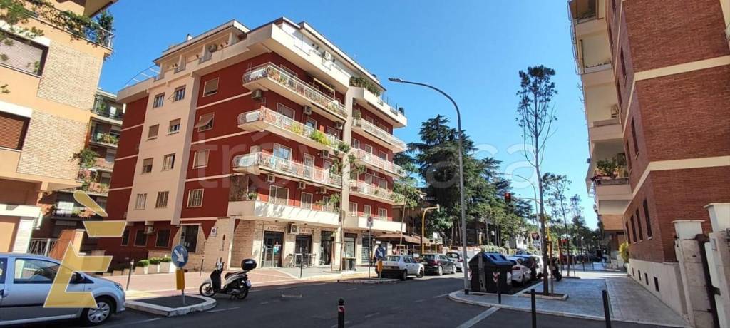 appartamento in vendita a Roma in zona Appio Claudio