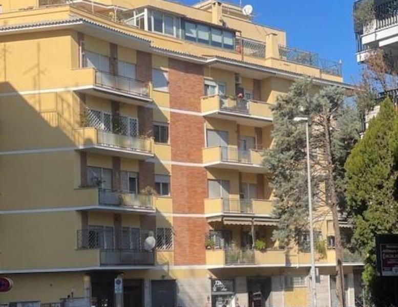 appartamento in vendita a Roma in zona Tor di Quinto