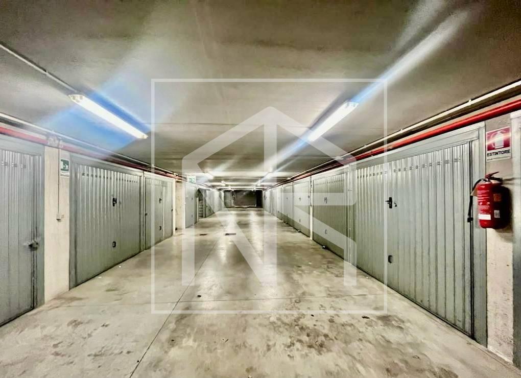 negozio in vendita a Roma in zona Torre Maura