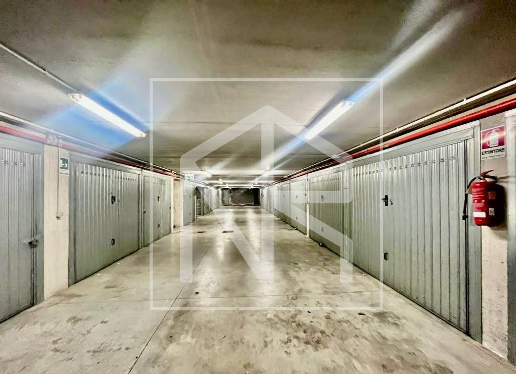 negozio in vendita a Roma in zona Torre Maura