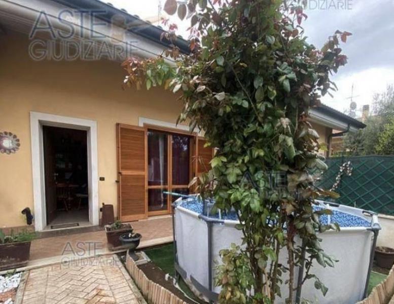 appartamento in vendita a Roma in zona Borghesiana