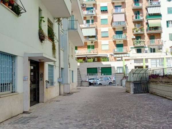 appartamento in vendita a Roma in zona Tuscolano
