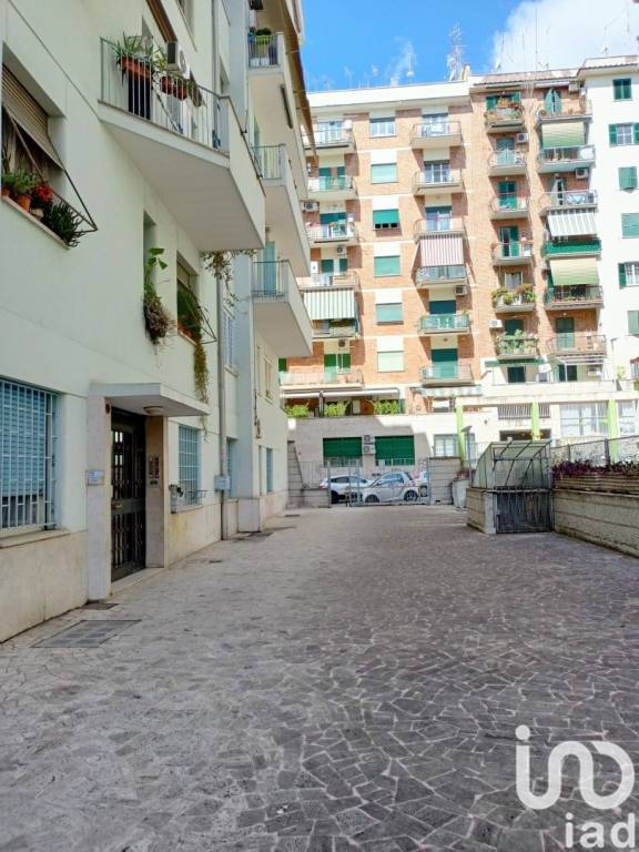 appartamento in vendita a Roma in zona Tuscolano