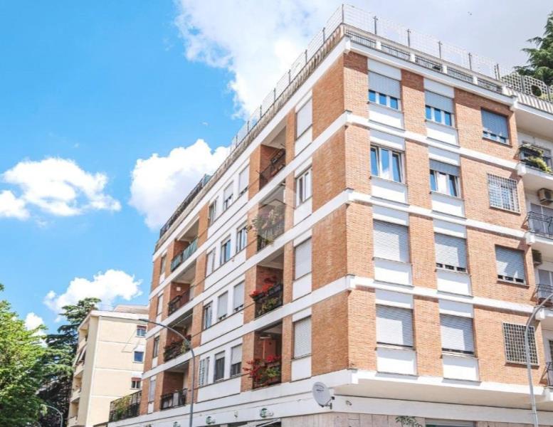 appartamento in vendita a Roma in zona EUR